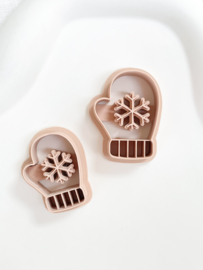 Christmas mitten glove cutter