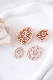 Daisy easter claycutter