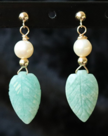 Amazoniet bladvorm aan 14k gold filled gouden of 925 zilveren oorbellen