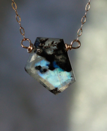 Regenboog maansteen ketting gold filled of zilver