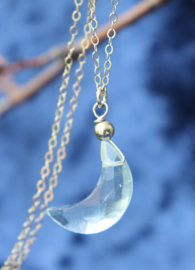 Prasioliet, groene amethist facet geslepen maan hanger 14k gold filled gouden of 925 zilveren ketting