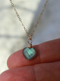 Labradoriet hart met 14k gold filled gouden ketting