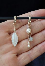 Asymmetrische 14k gold filled gouden  parel oorbellen