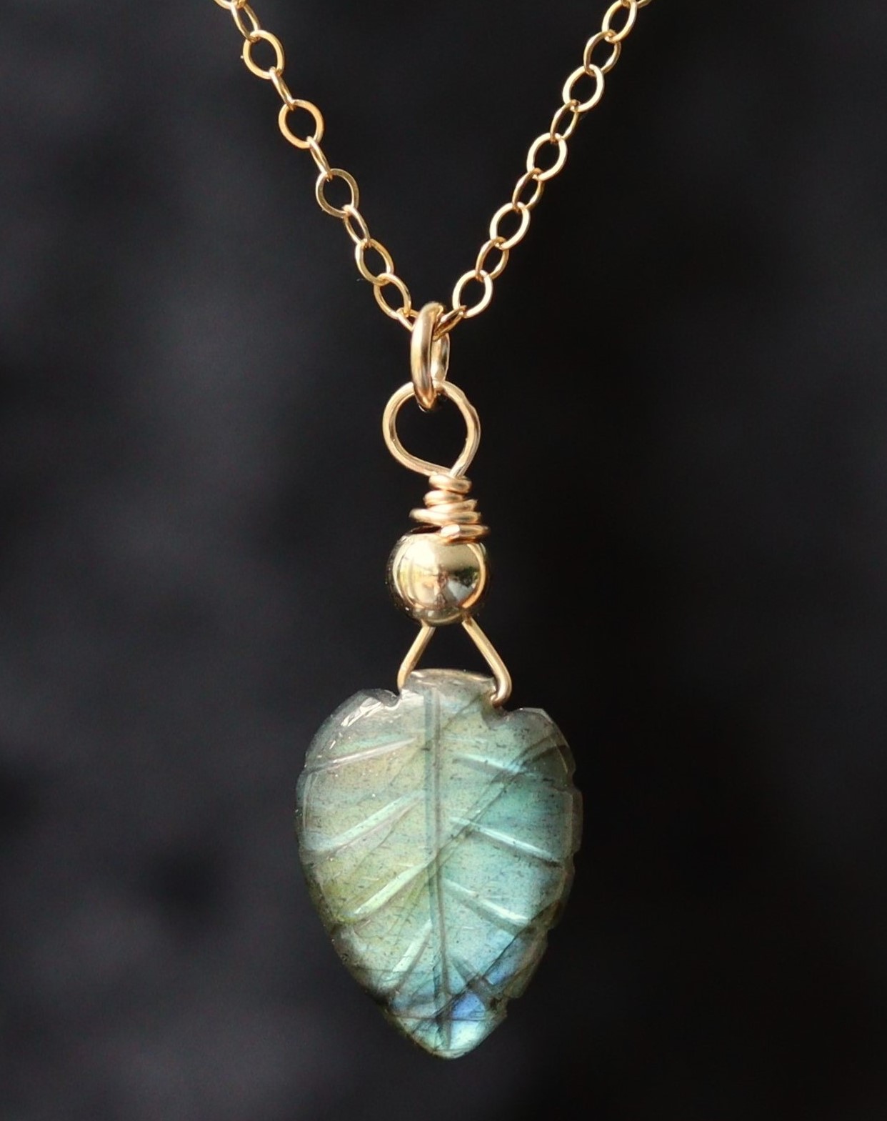 Labradoriet blad 14k gold filled gouden of 925 zilveren ketting