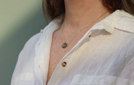 Pyriet schelp ketting gold plated