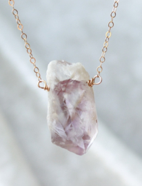 Ruwe lavendel amethist 14k gold filled ketting of 925 zilver