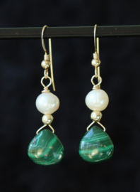Malachiet en zoetwaterparel 14k gold filled gouden oorbellen