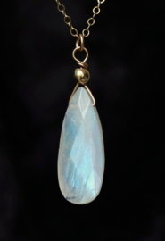 Hanger regenboog maansteen aan ketting, steen 10x25 mm