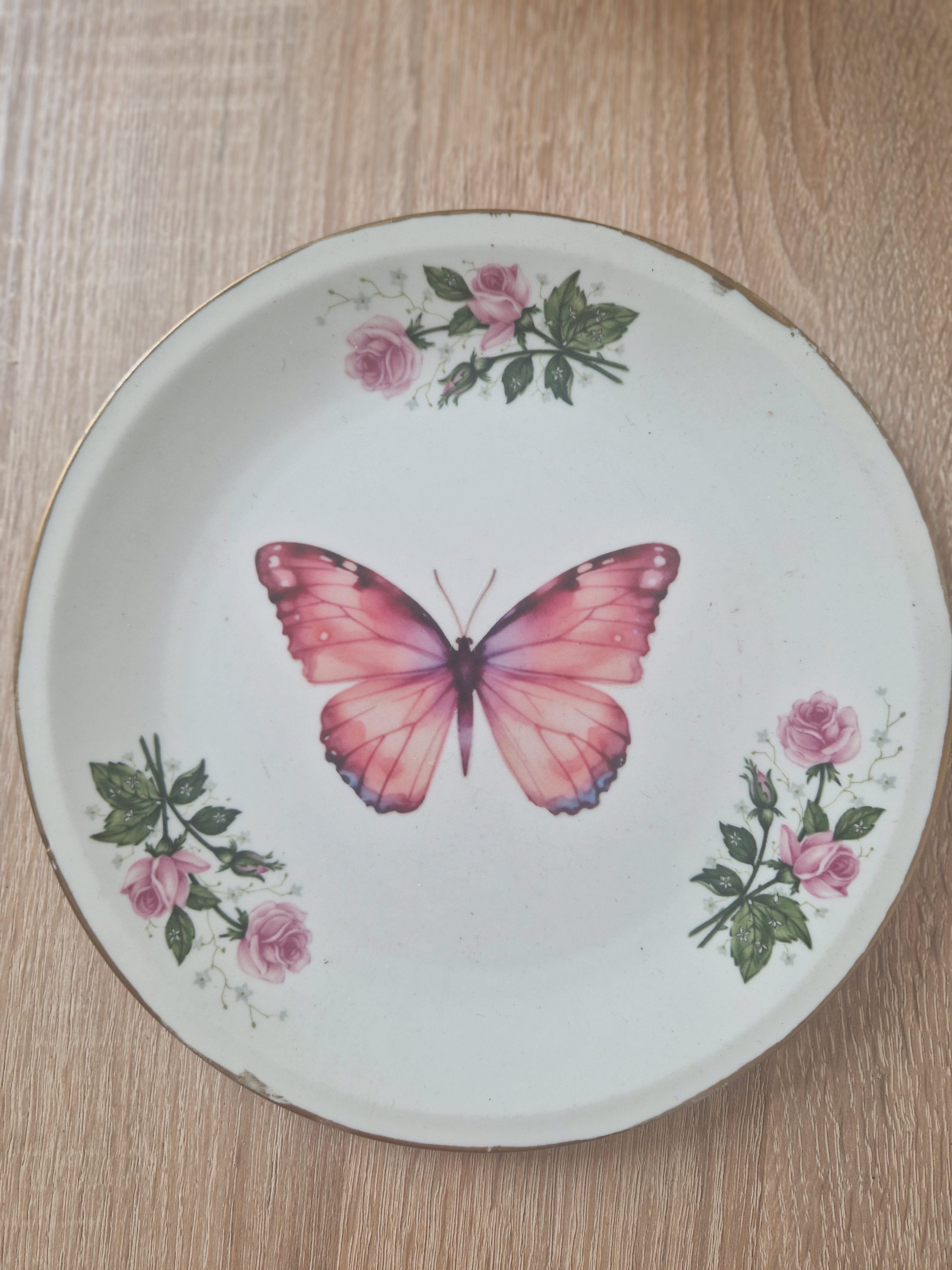 Gedecoreerd vintage bordje roze vlinder  NIEUW!!