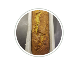 Een heel home made bananenbrood - als aanvulling op een high tea box  NIEUW!!!