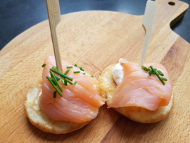 Set blini's met gerookte zalm (2 stuks) - als aanvulling op een high tea (box)