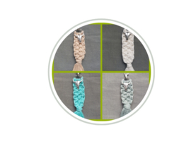 Tassen- of sleutelhanger macrame zilveren bull glad in diverse kleuren leverbaar