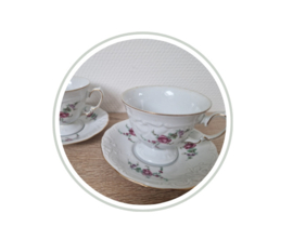 Set van 2 vintage kop en schotels roosjes   NIEUW!!!