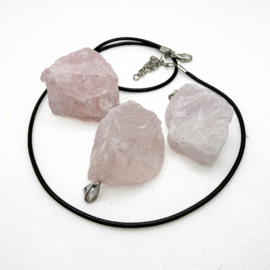 Ruwe rozenkwarts hangers