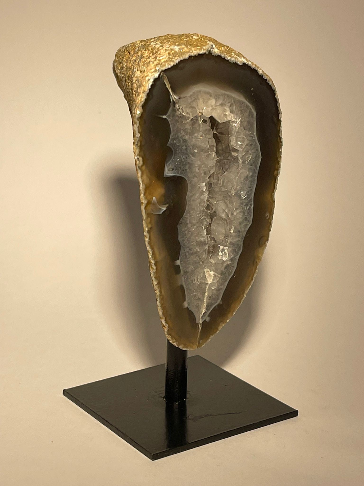 Druzy agaat op standaard