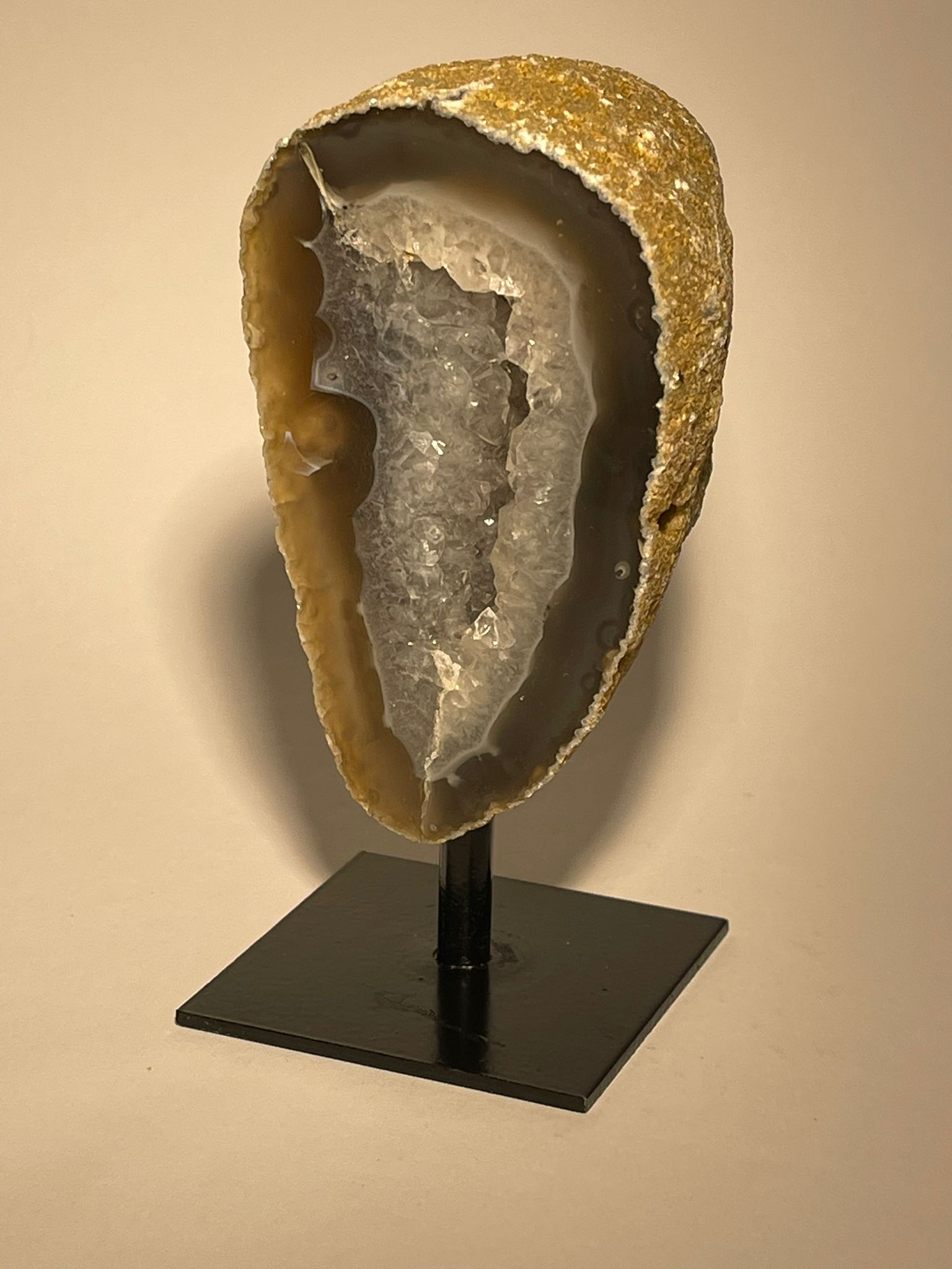 Druzy agaat op standaard