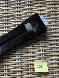 Neusbeen onderlegger velvet black | cob