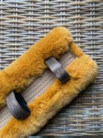 Longeeronderlegger luxury fur mustard