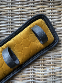 Tuigonderlegger honeycomb velvet mosterd