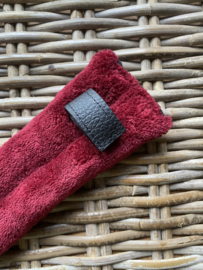 Neusbeen onderlegger basic bordeaux