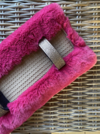 Tuigonderlegger luxury magenta fur