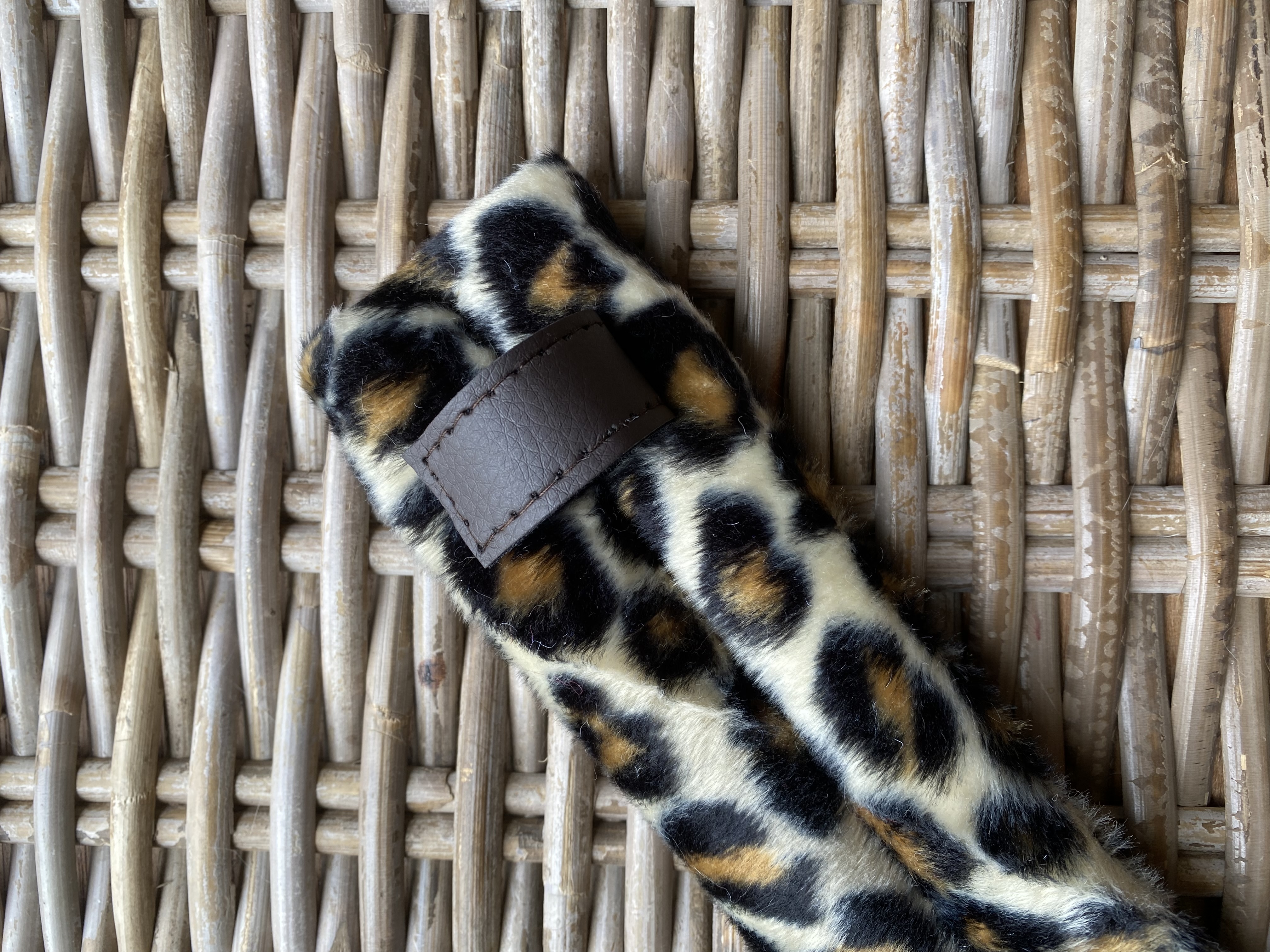 Kopstuk onderlegger velboa leopard beige
