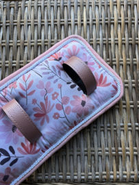 Tuigonderlegger Rosy Bloom