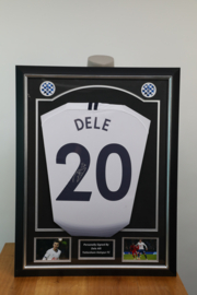Tottenham Hotspur thuisshirt 2019, gesigneerd door Dele Alli met COA ingelijst