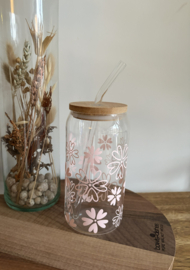 Drinkglas met bloemen