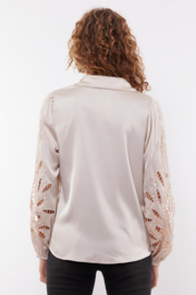 C&S The Label Djelina blouse sand 24WXC01