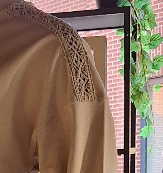 Elvira sweater Jolijn taupe E4 25-061