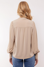 C&S The Label Catelijne blouse zand 24NQH18