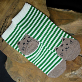 Grün gestreifte Socken mit brauner Katze Größe 36-41