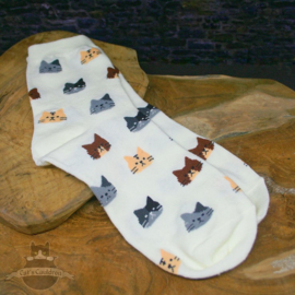 Ecru sokken met kattenkoppen mt.36-41