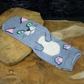 Graue Socken mit großer Katze im Cartoon-Stil Größe 35-40