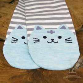 Grau gestreifte Socken mit hellblauer Katze Größe 36-41