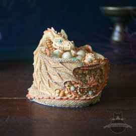 Dragon figure secret trinket box 'nest'