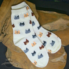 Ecru sokken met kattenkoppen mt.36-41