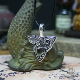 Slapende kat in triquetra Keltische knoop ketting