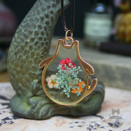 Dried flower necklace cat chubby shaped