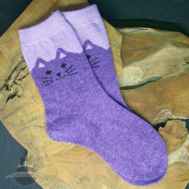 Lila Katzensocken mit leichtem Rand Größe 35-40