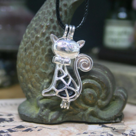 Sitting cat aroma diffuser necklace