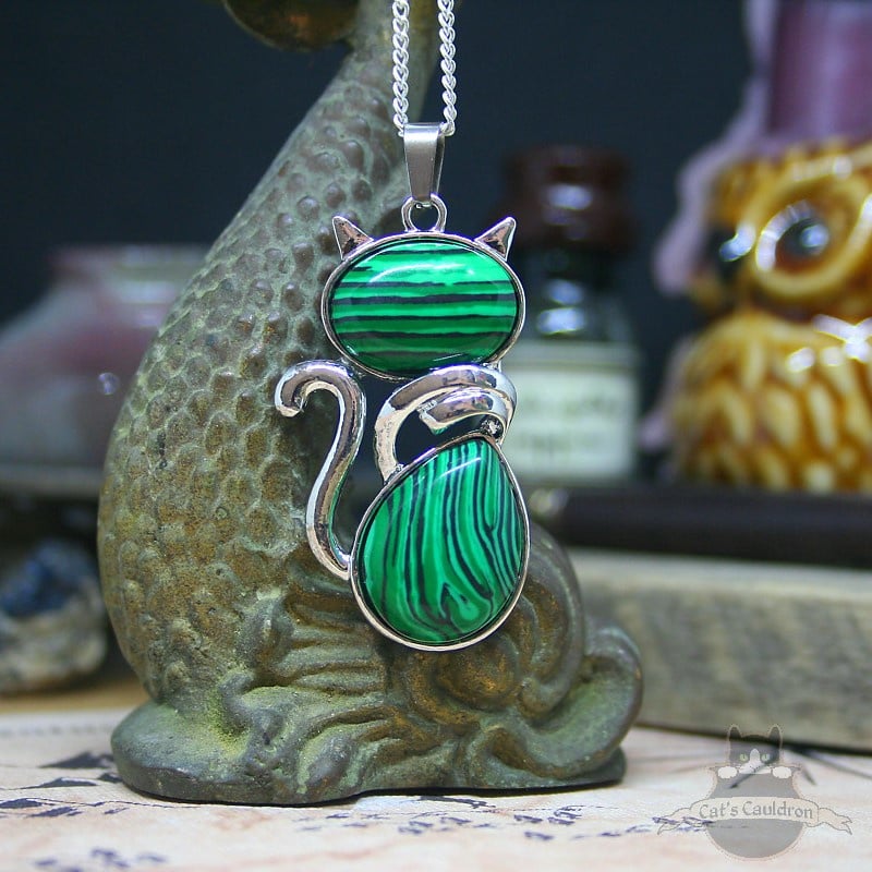 Malachite crystal necklace | Green healing stone