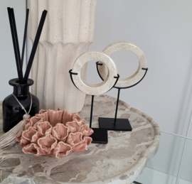 Luxe marmeren ornament op stalen voetje
