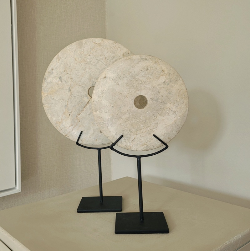 Marmer ornament op voet