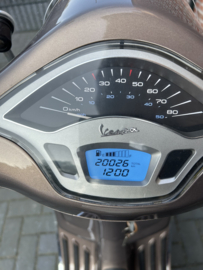 Vespa primavera