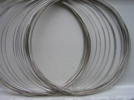 rol vormvaste memory wire staalkleur voor het zelf maken van spangen (draad collier)