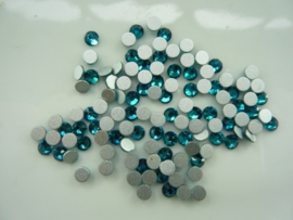 000575- ruim 100 kristalsteentjes SS16 4mm blue zircon - SUPERLAGE PRIJS!