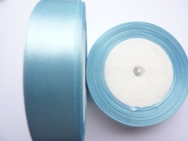 rol met 22.86 meter lichtblauw / babyblauw satijnlint van 20mm breed