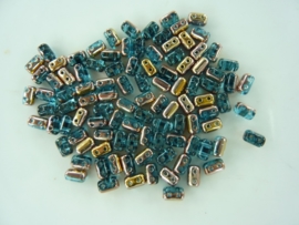 805- ca. 90 stuks glaskralen met 4 gaatjes 5x3mm turquoise/brons